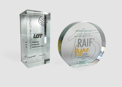 Szklane bryły i słupki